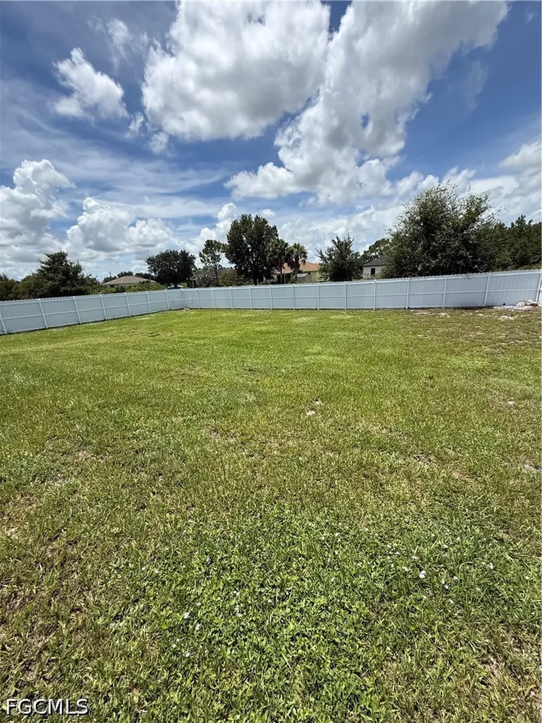 557 Oakshire Lane Lehigh Acres FL 33972