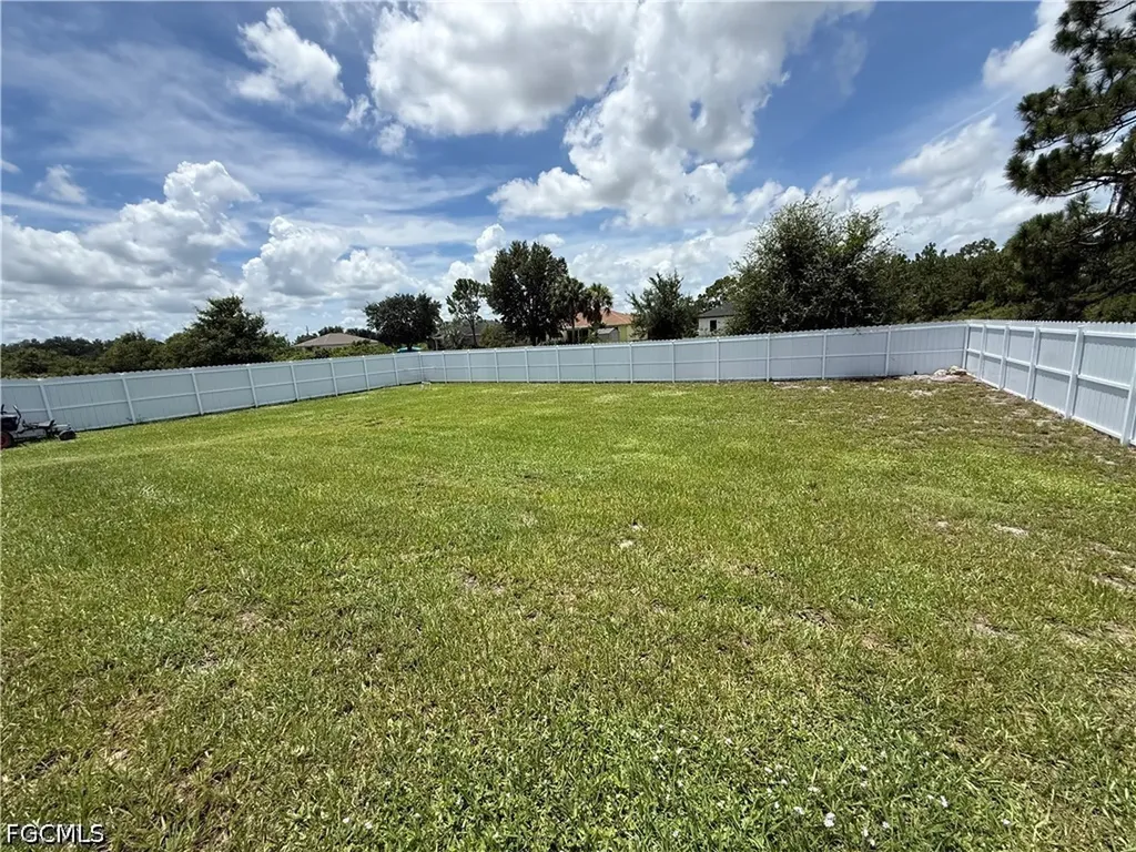 557 Oakshire Lane Lehigh Acres FL 33972