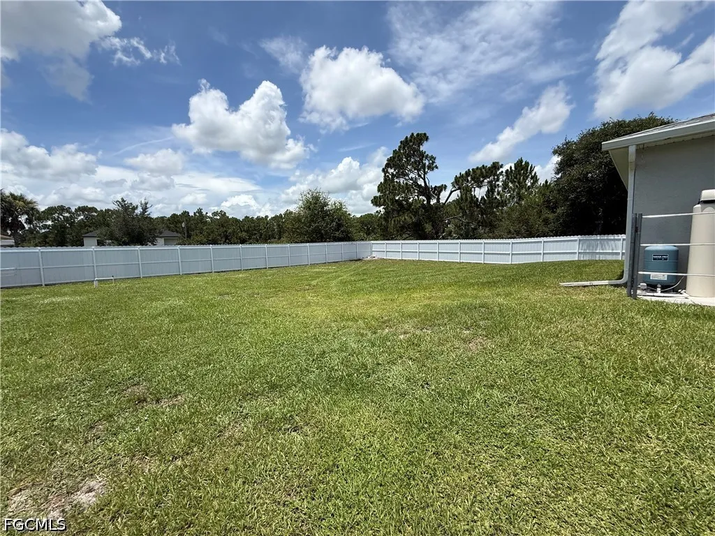 557 Oakshire Lane Lehigh Acres FL 33972