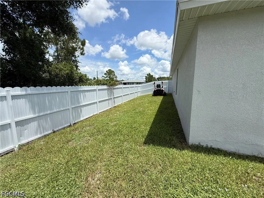 557 Oakshire Lane Lehigh Acres FL 33972