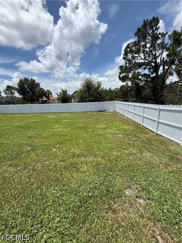 557 Oakshire Lane Lehigh Acres FL 33972