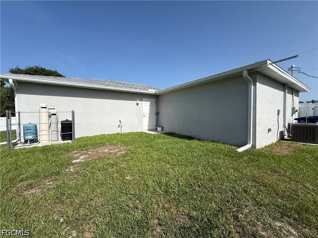 557 Oakshire Lane Lehigh Acres FL 33972