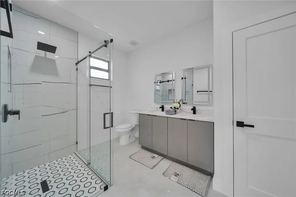 1013 NE 12th Terrace Cape Coral FL 33909