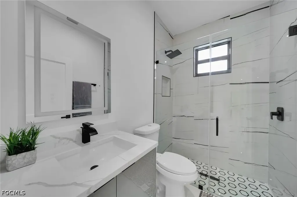 1013 NE 12th Terrace Cape Coral FL 33909