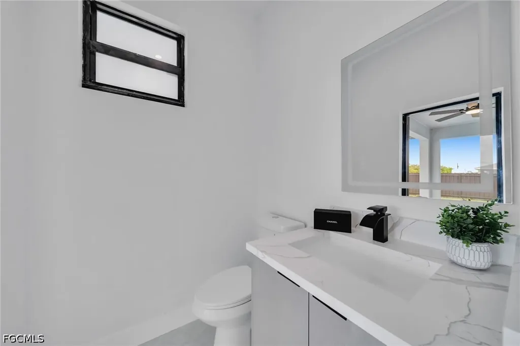 1013 NE 12th Terrace Cape Coral FL 33909