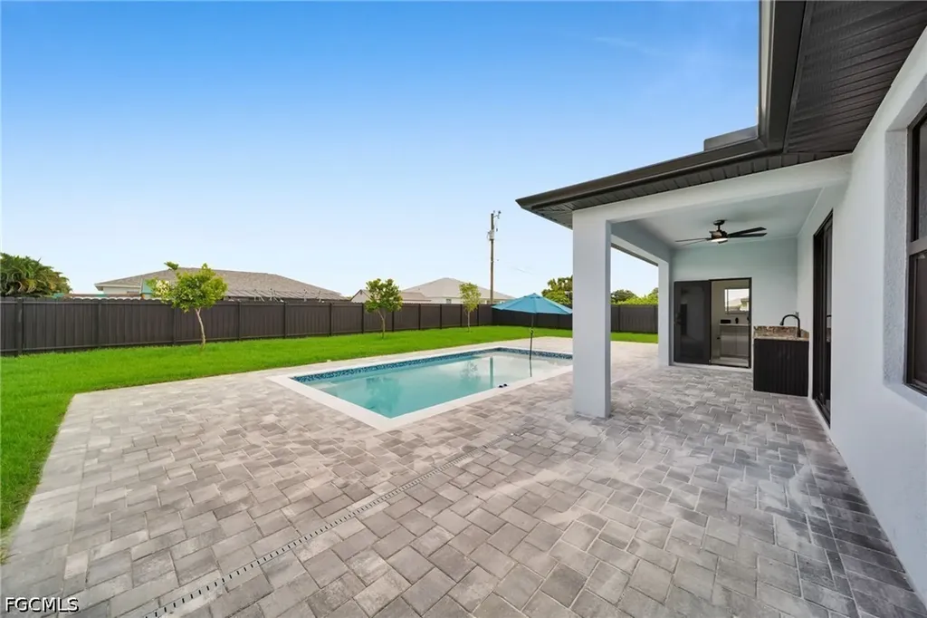 1013 NE 12th Terrace Cape Coral FL 33909