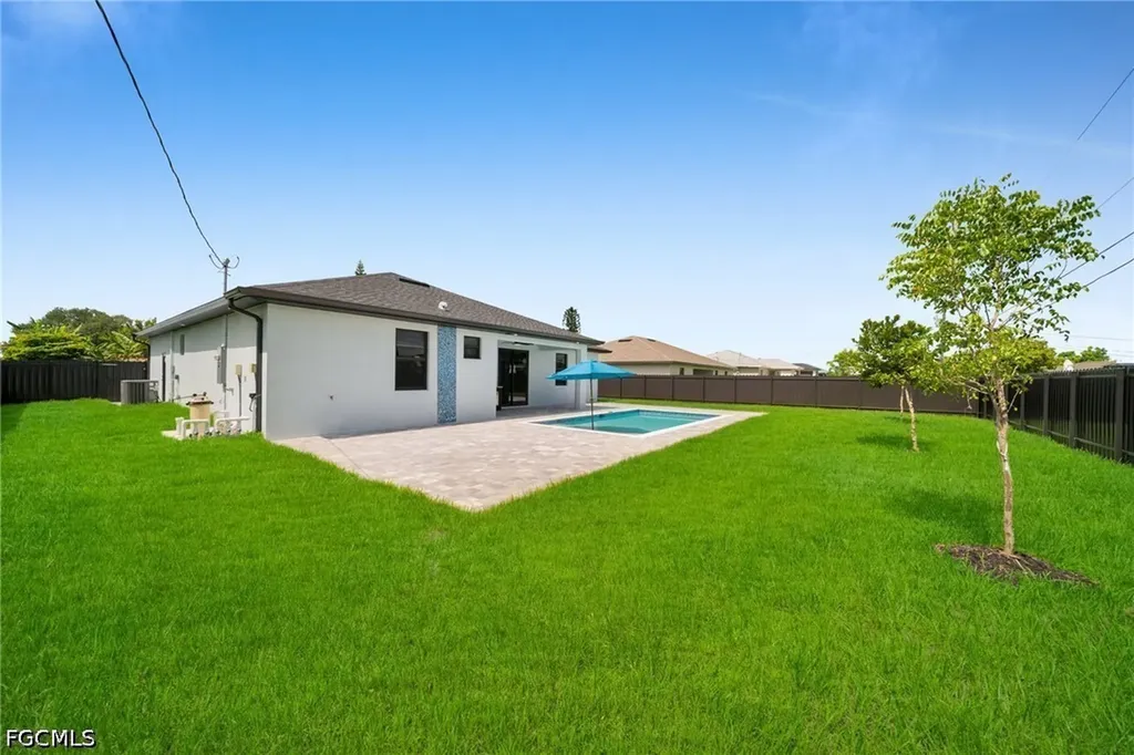 1013 NE 12th Terrace Cape Coral FL 33909