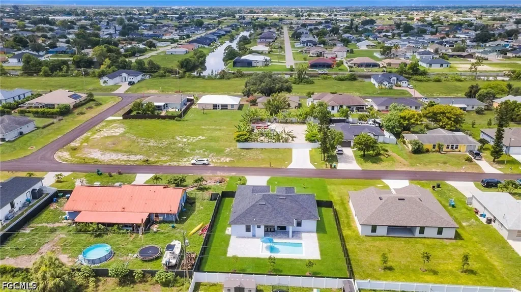 1013 NE 12th Terrace Cape Coral FL 33909