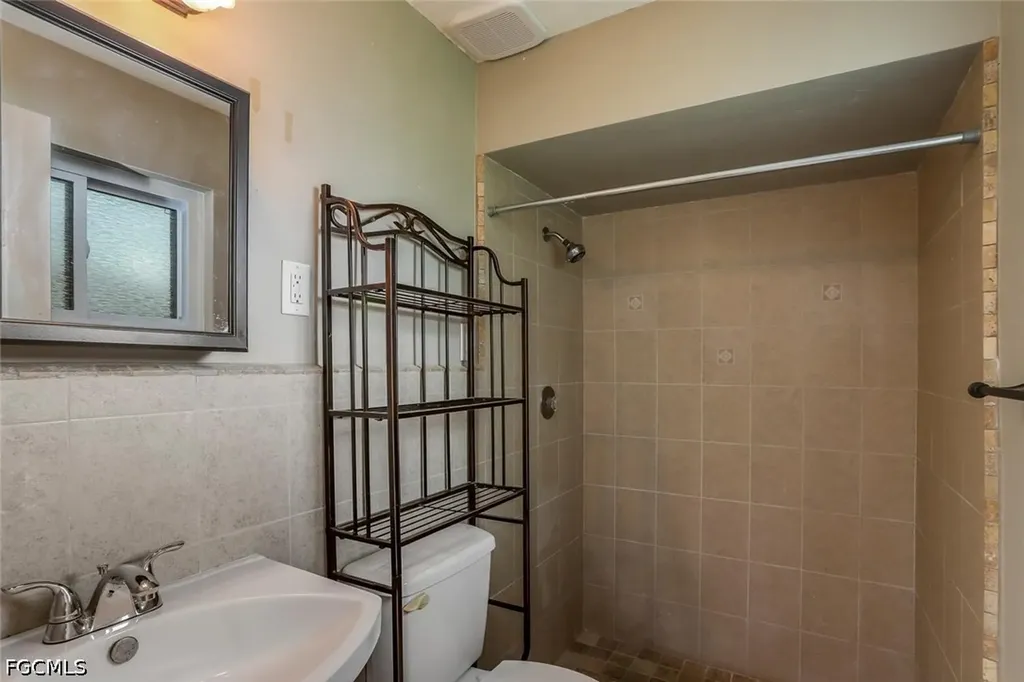 117 SE 45th Terrace Cape Coral FL 33904