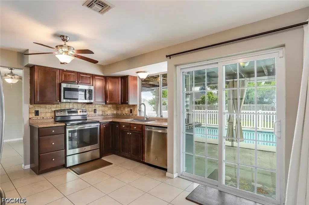 117 SE 45th Terrace Cape Coral FL 33904