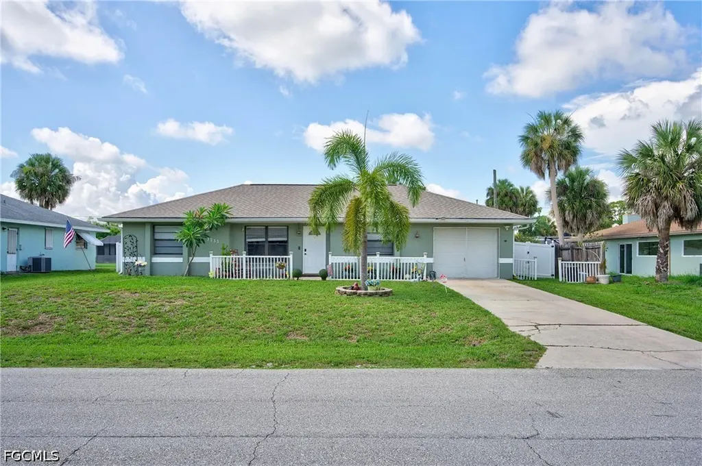 1253 Fleetwood Drive NW Port Charlotte FL 33948