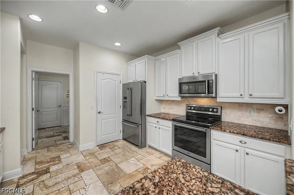 3296 Hampton Boulevard Alva FL 33920