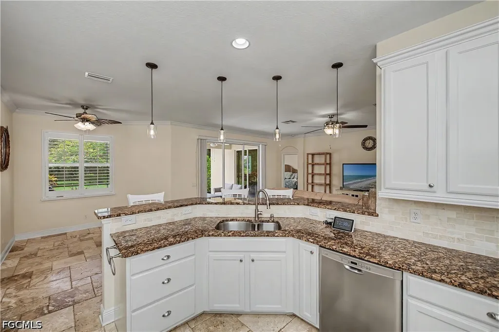 3296 Hampton Boulevard Alva FL 33920