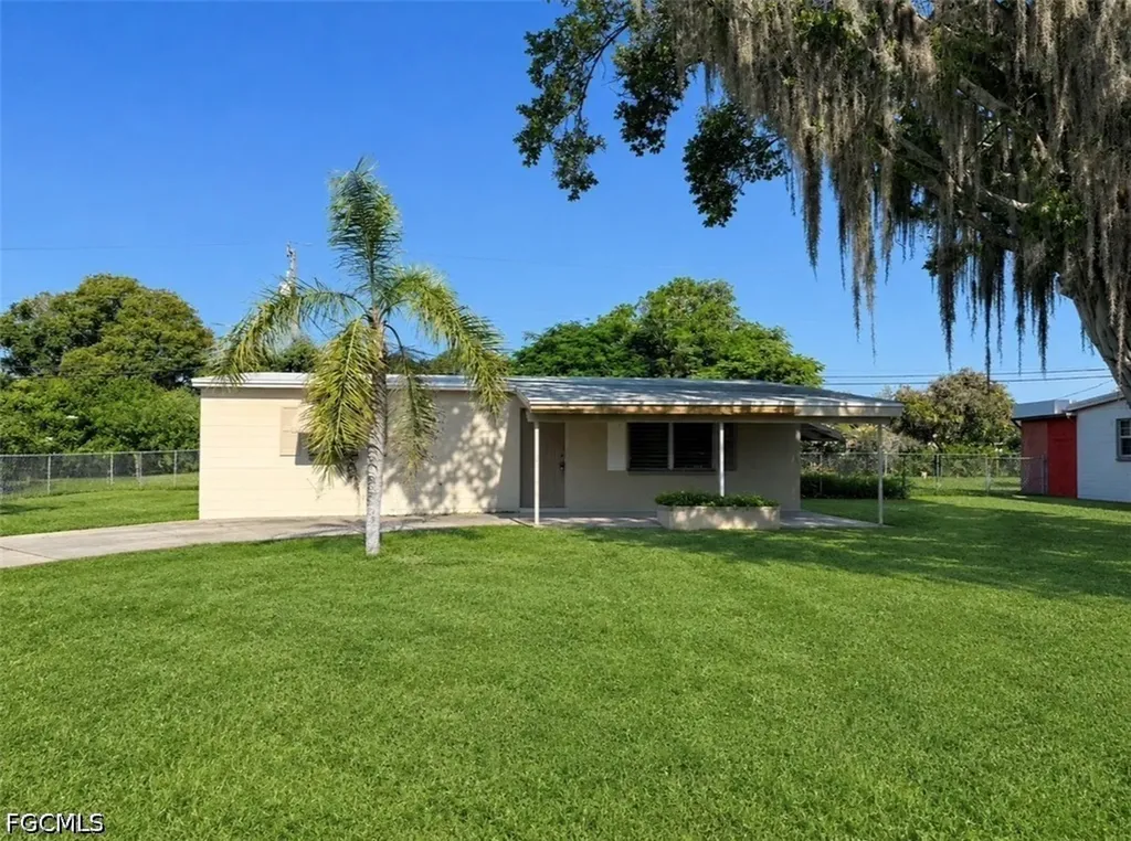 27 Apache Street Lehigh Acres FL 33936