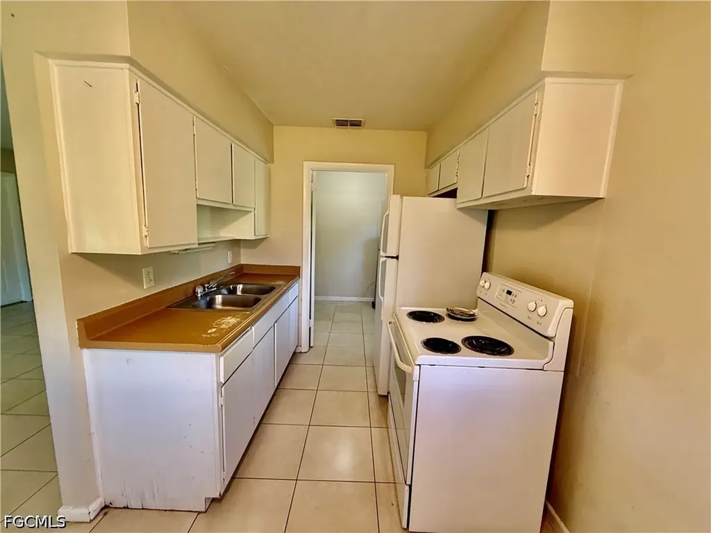 27 Apache Street Lehigh Acres FL 33936