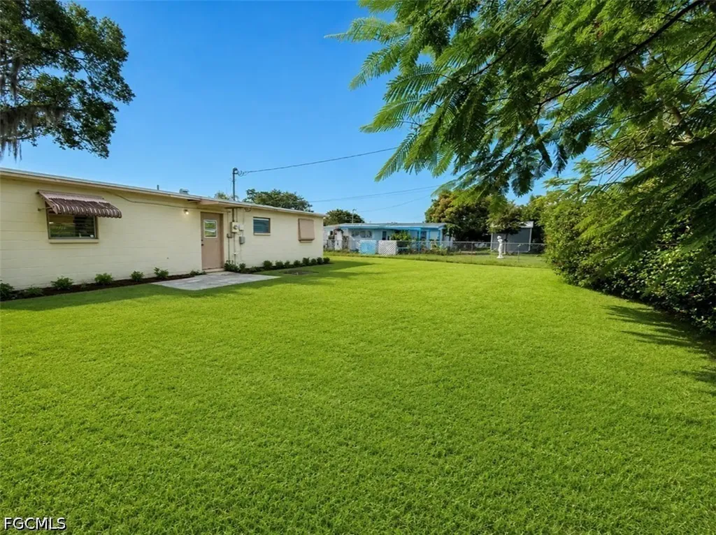 27 Apache Street Lehigh Acres FL 33936
