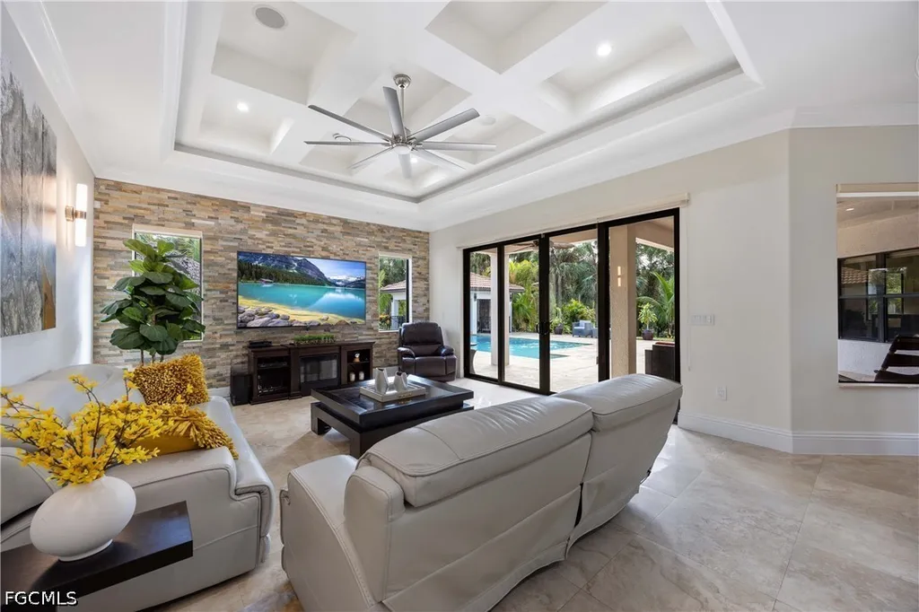214 9th Street NW Naples FL 34120