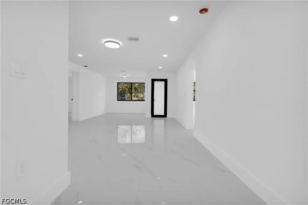 356 New York Drive Fort Myers FL 33905