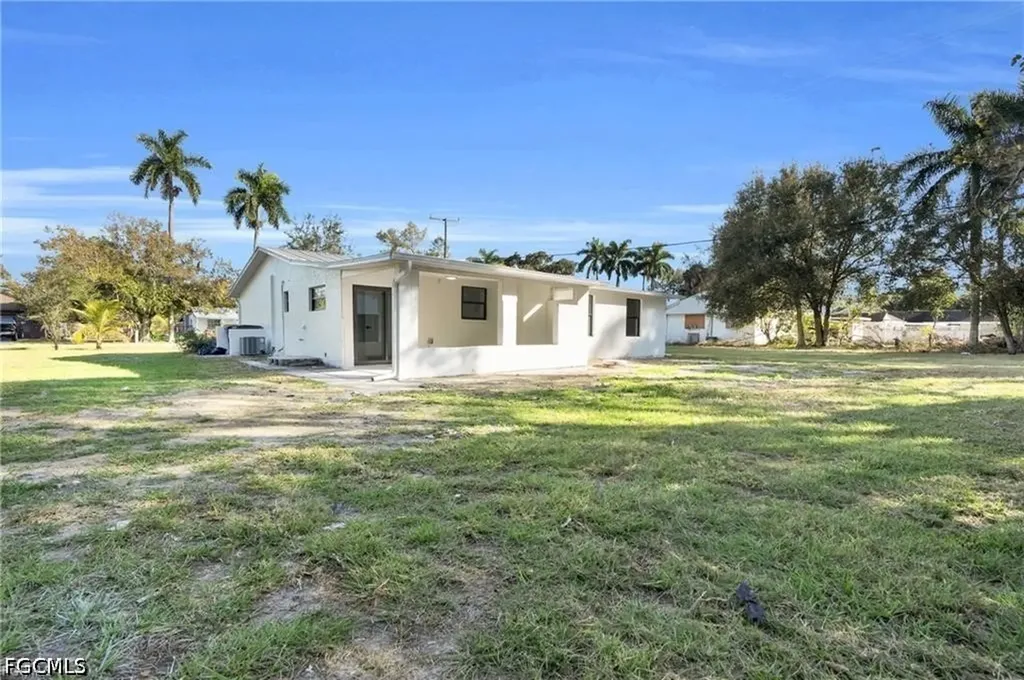 356 New York Drive Fort Myers FL 33905