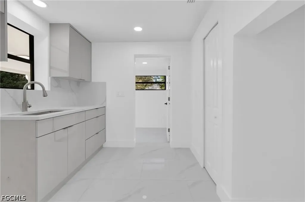 356 New York Drive Fort Myers FL 33905