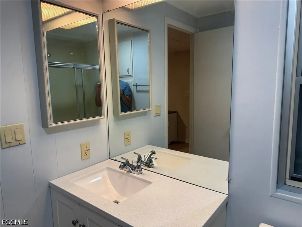 84 Poinsettia Drive Fort Myers FL 33905