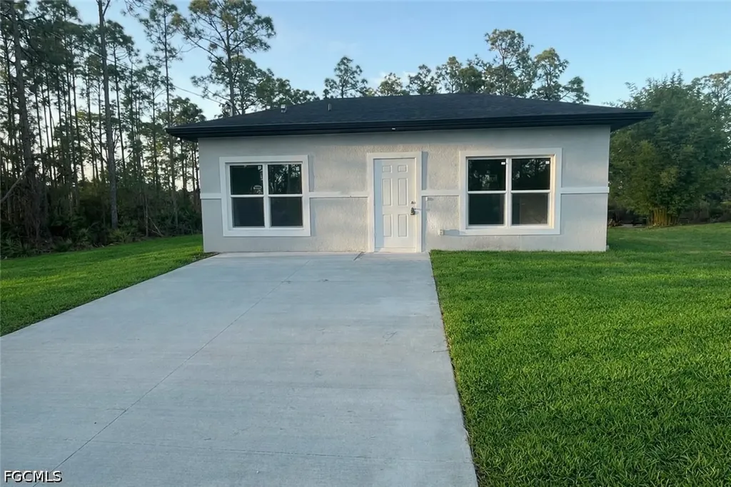 571 Genoa Avenue S Lehigh Acres FL 33974