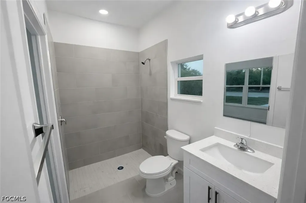 571 Genoa Avenue S Lehigh Acres FL 33974