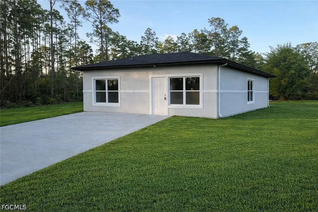 571 Genoa Avenue S Lehigh Acres FL 33974
