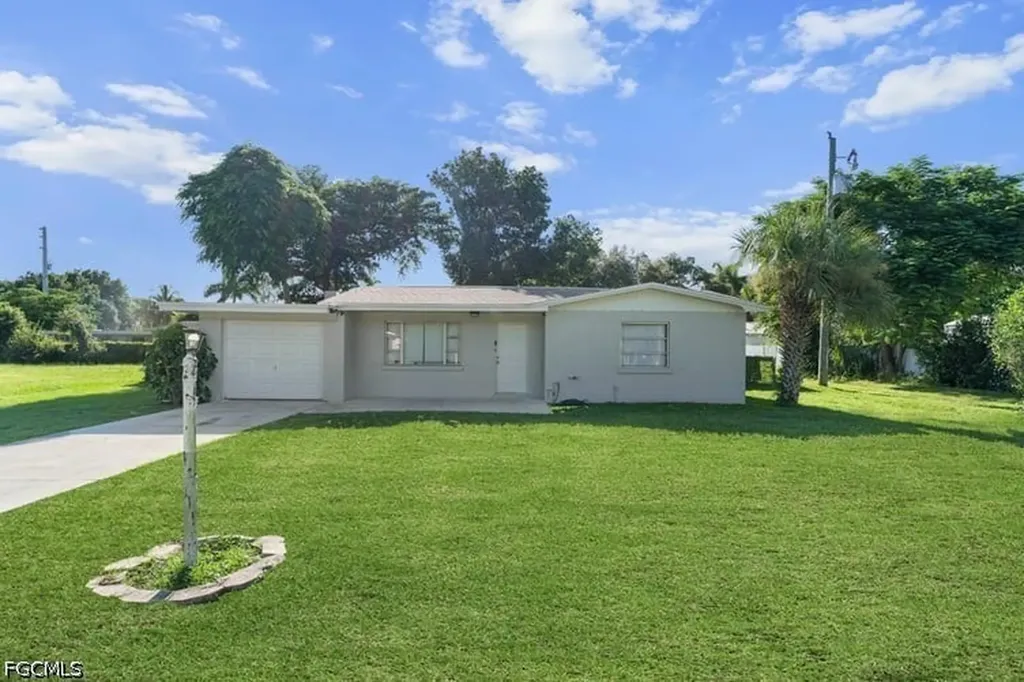 2968 Sunset Road Fort Myers FL 33901