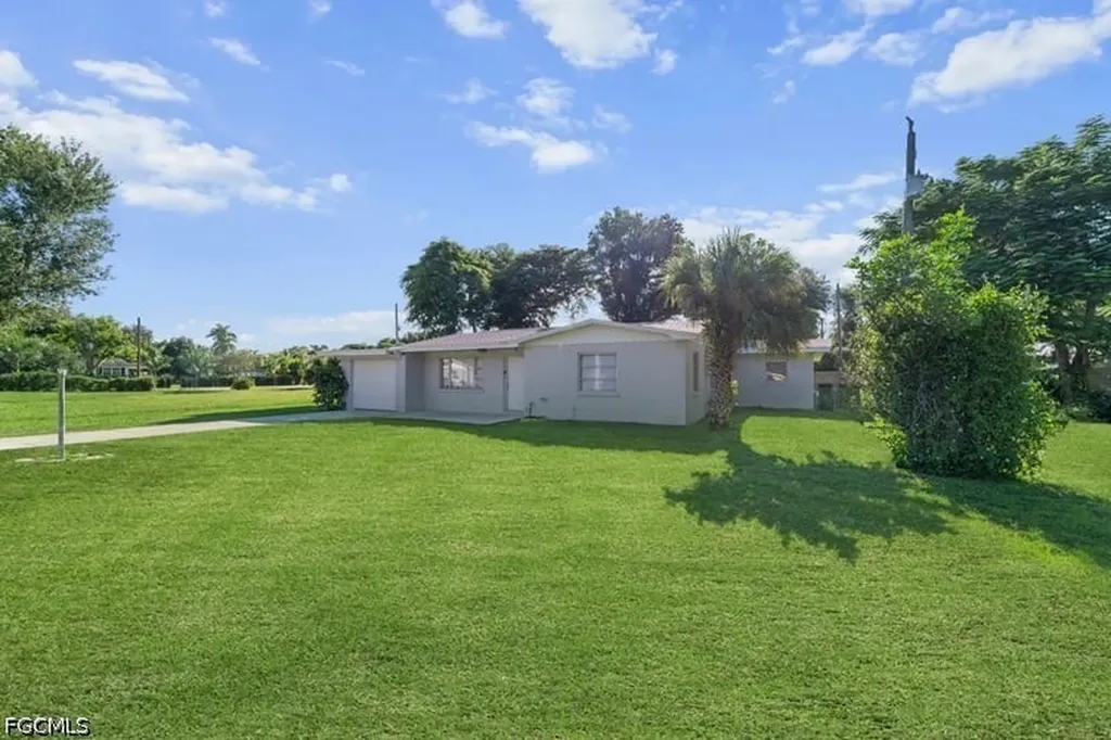 2968 Sunset Road Fort Myers FL 33901