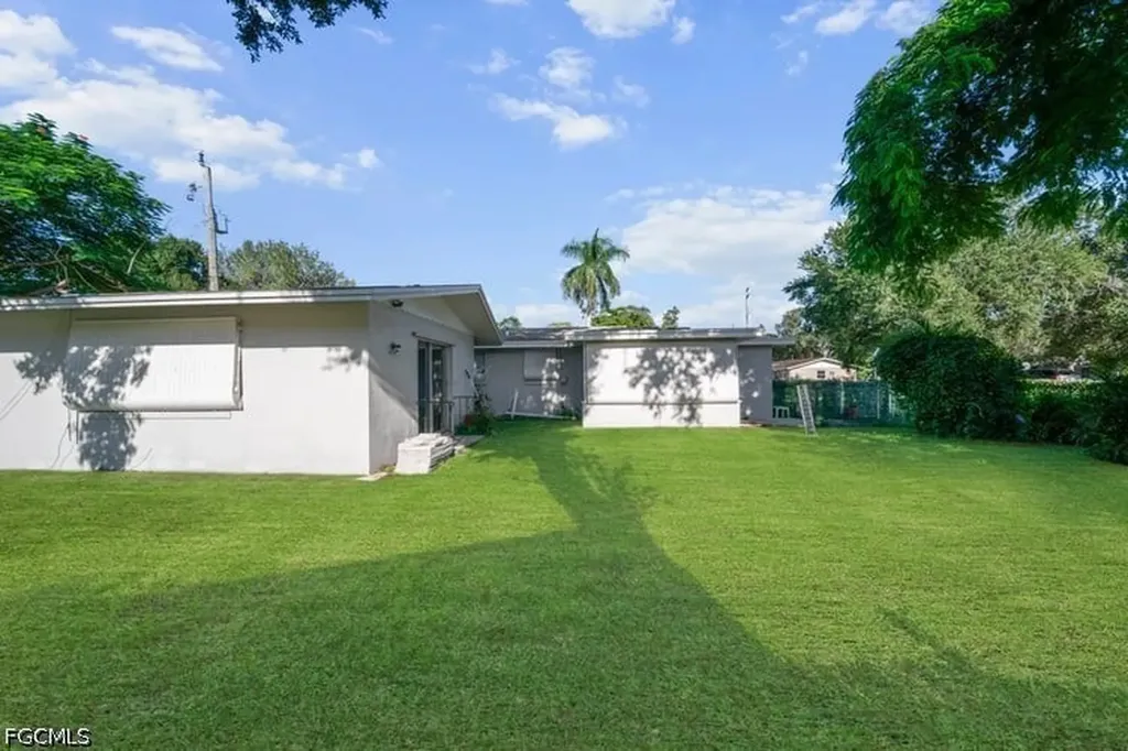 2968 Sunset Road Fort Myers FL 33901