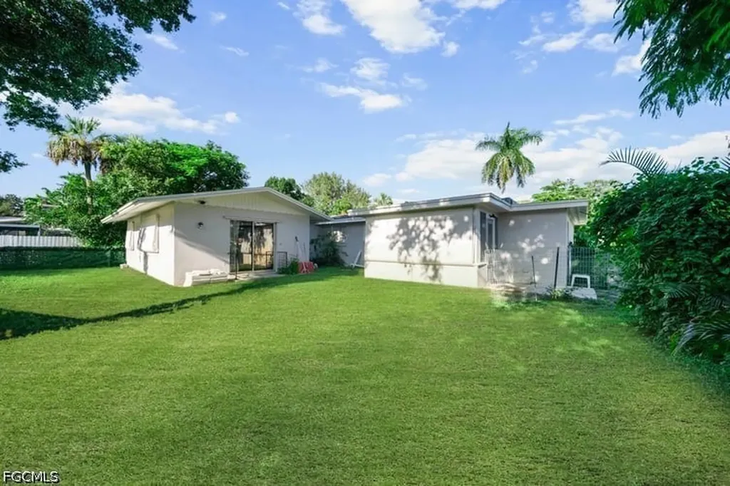 2968 Sunset Road Fort Myers FL 33901