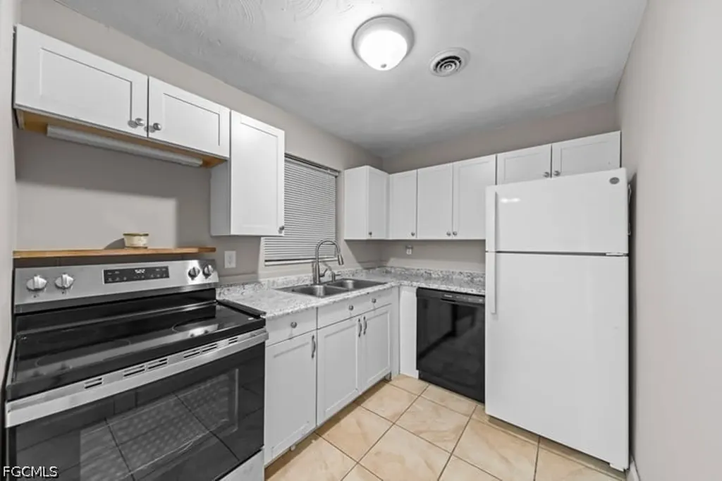 2968 Sunset Road Fort Myers FL 33901