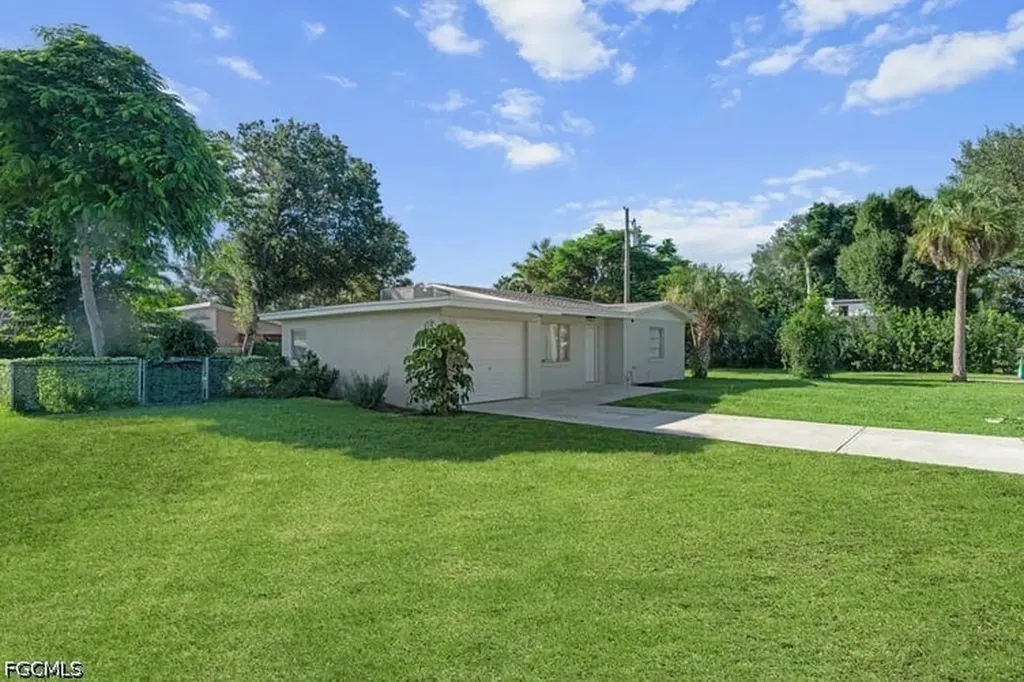 2968 Sunset Road Fort Myers FL 33901