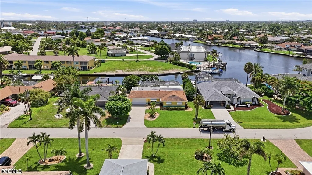 4933 Triton Court W Cape Coral FL 33904