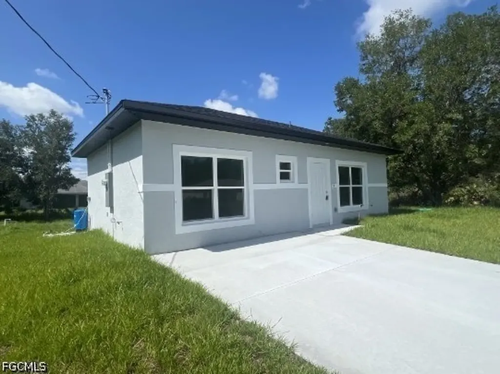 2511 65th Street W Lehigh Acres FL 33971