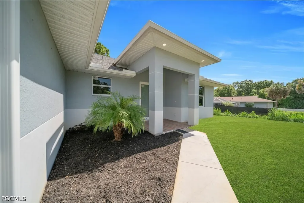 1605 E 6th Street Lehigh Acres FL 33972