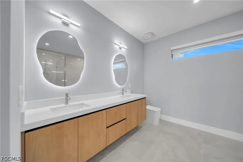 2204 NW 5th Terrace Cape Coral FL 33993