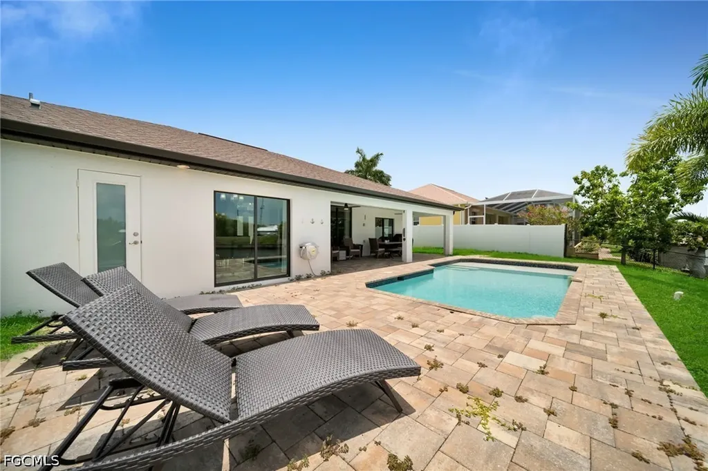 2204 SW 30th Terrace Cape Coral FL 33914