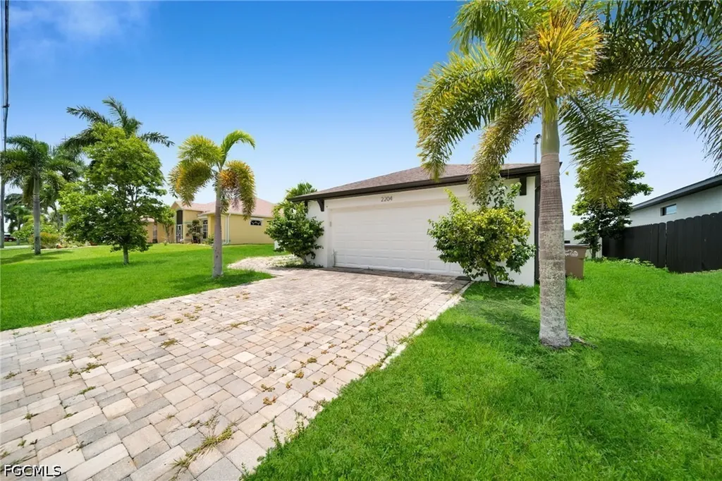 2204 SW 30th Terrace Cape Coral FL 33914