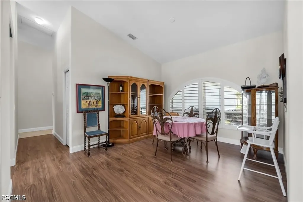 1157 SE 32nd Terrace Cape Coral FL 33904