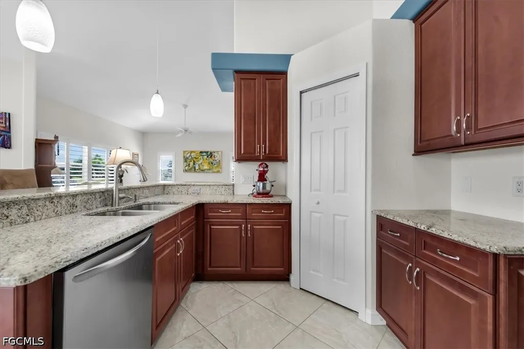 1157 SE 32nd Terrace Cape Coral FL 33904