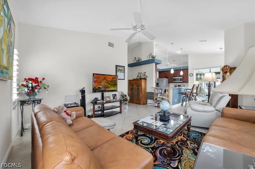 1157 SE 32nd Terrace Cape Coral FL 33904
