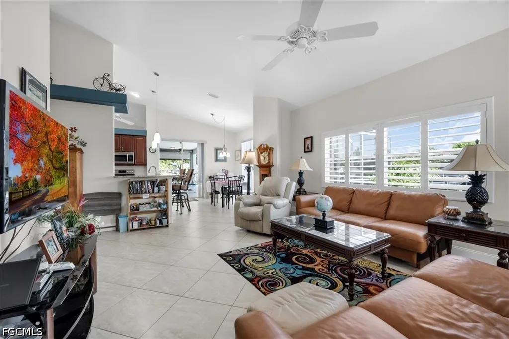 1157 SE 32nd Terrace Cape Coral FL 33904