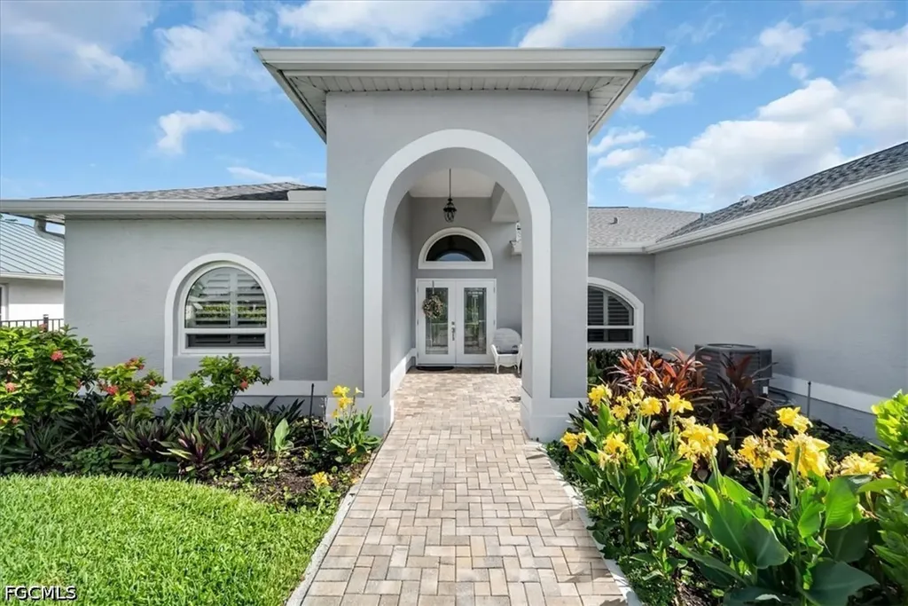 1157 SE 32nd Terrace Cape Coral FL 33904