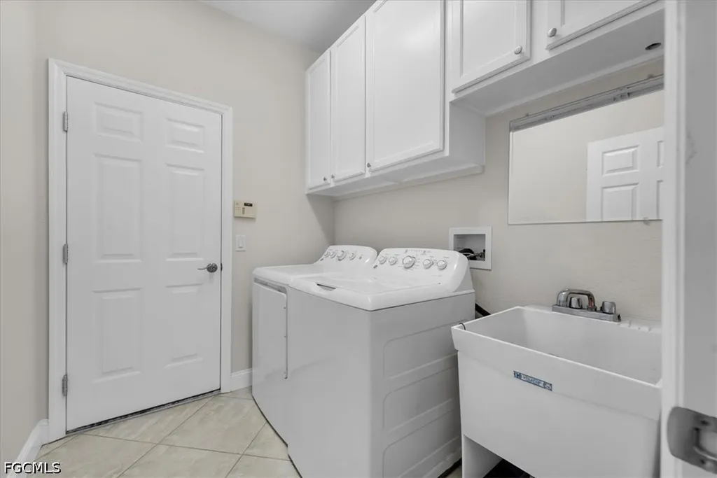 1157 SE 32nd Terrace Cape Coral FL 33904