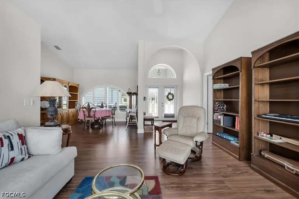 1157 SE 32nd Terrace Cape Coral FL 33904