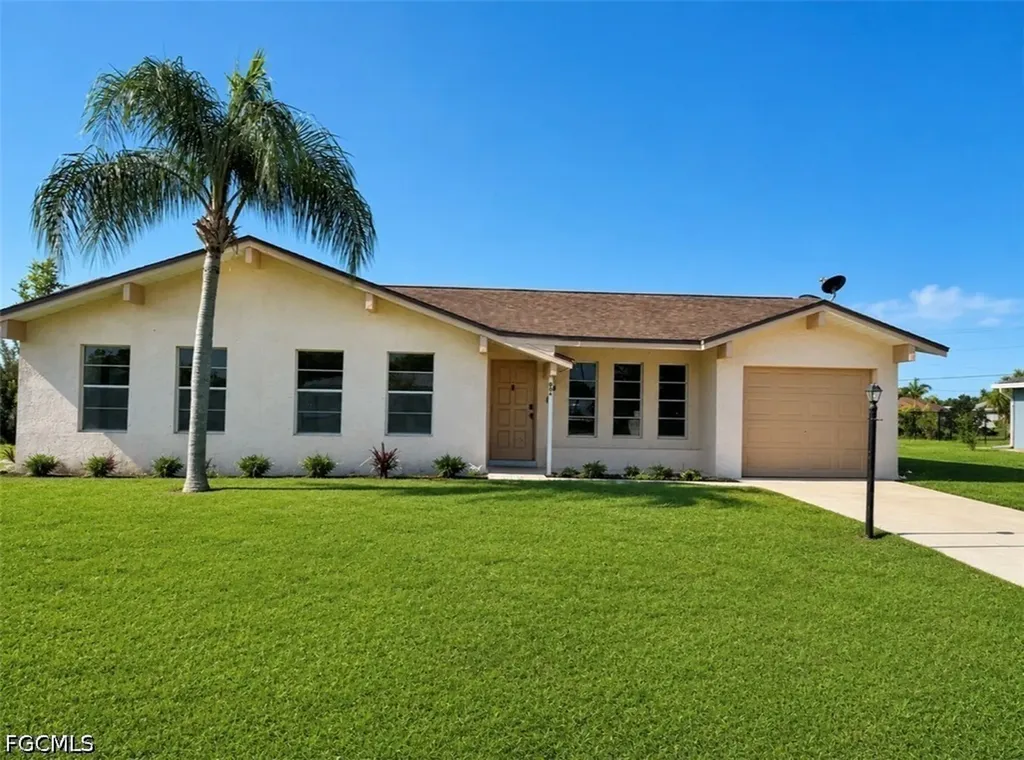 406 Parkside Street Lehigh Acres FL 33936