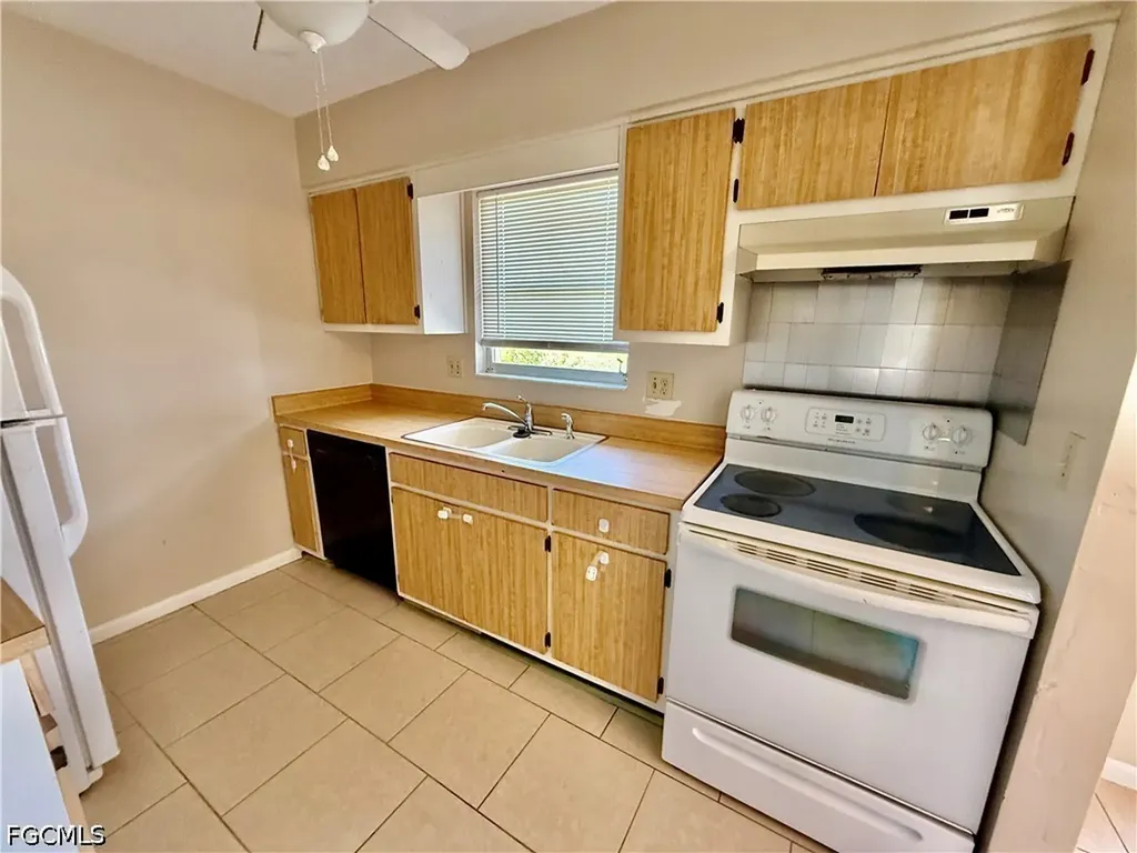 406 Parkside Street Lehigh Acres FL 33936