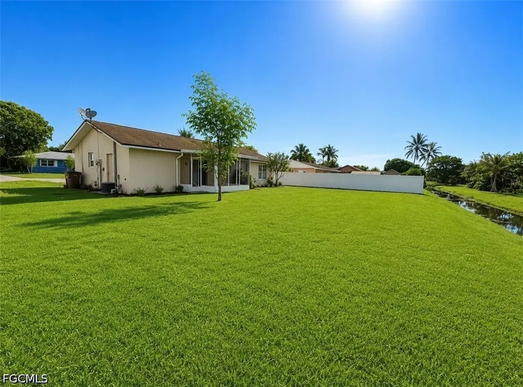 406 Parkside Street Lehigh Acres FL 33936